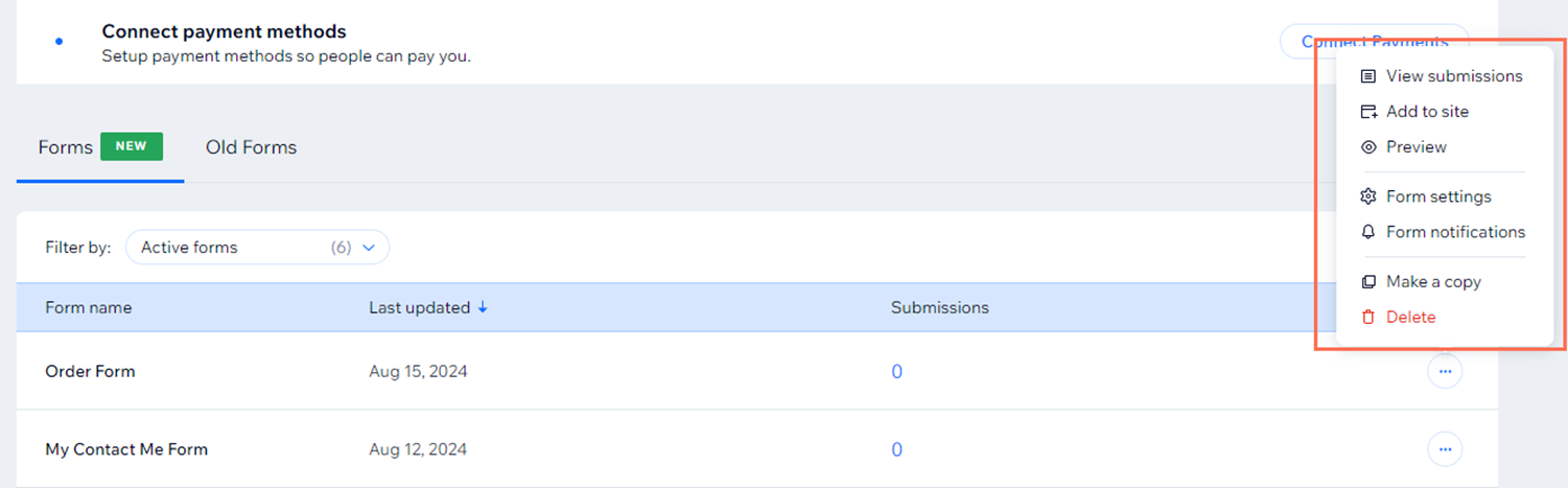 Capture d'écran du tableau de bord des formulaires avec le bouton Plus d'actions sélectionné, mettant en évidence l'affichage de différentes options de gestion