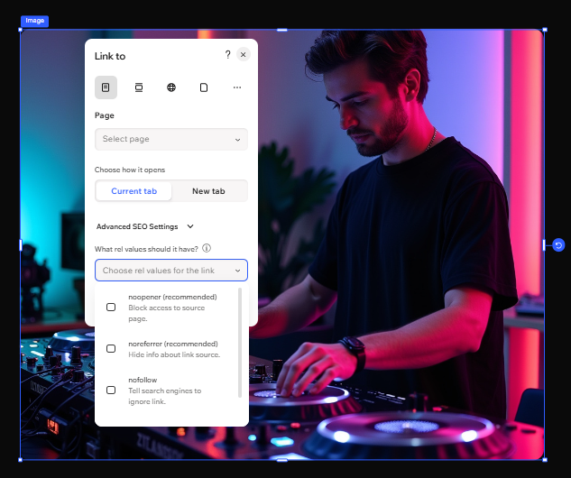 Een afbeelding en het Link-paneel in de Wix Harmony Editor, met de rel-waarden-dropdown open met de opties