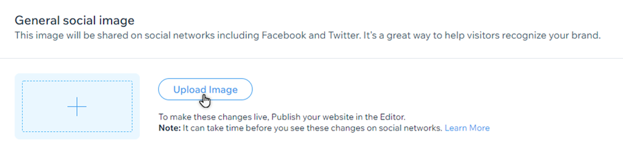Los ajustes generales de la imagen para redes sociales del panel de ajustes del sitio. El cursor se desplaza sobre el botón para cargar una imagen.