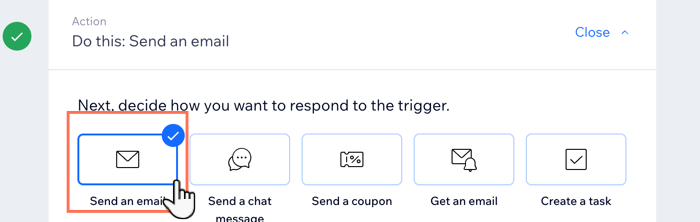Een screenshot die laat zien hoe je een e-mail selecteert als actie voor een trigger op je website.