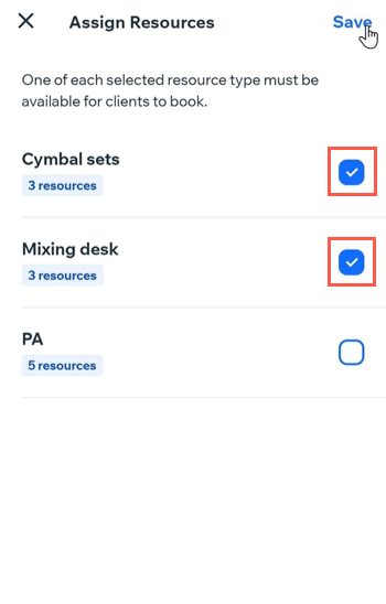 Een screenshot die laat zien hoe je een resource toewijst aan een dienst in de Wix Owner-app.