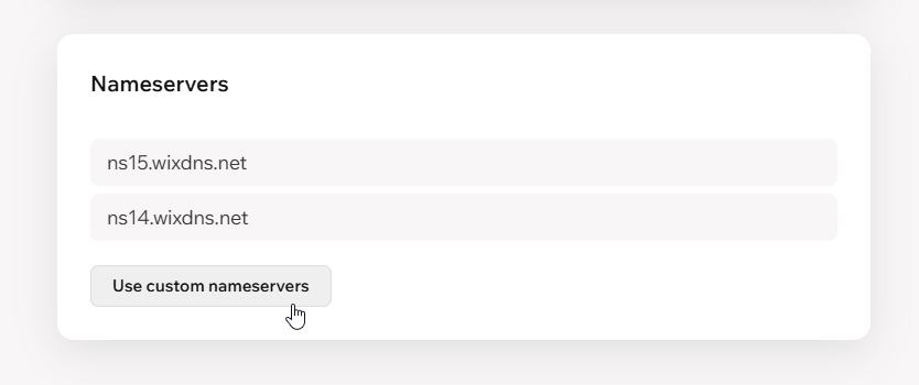 Wix 網域 DNS 設定中「使用自訂名稱伺服器」按鈕的畫面截圖。