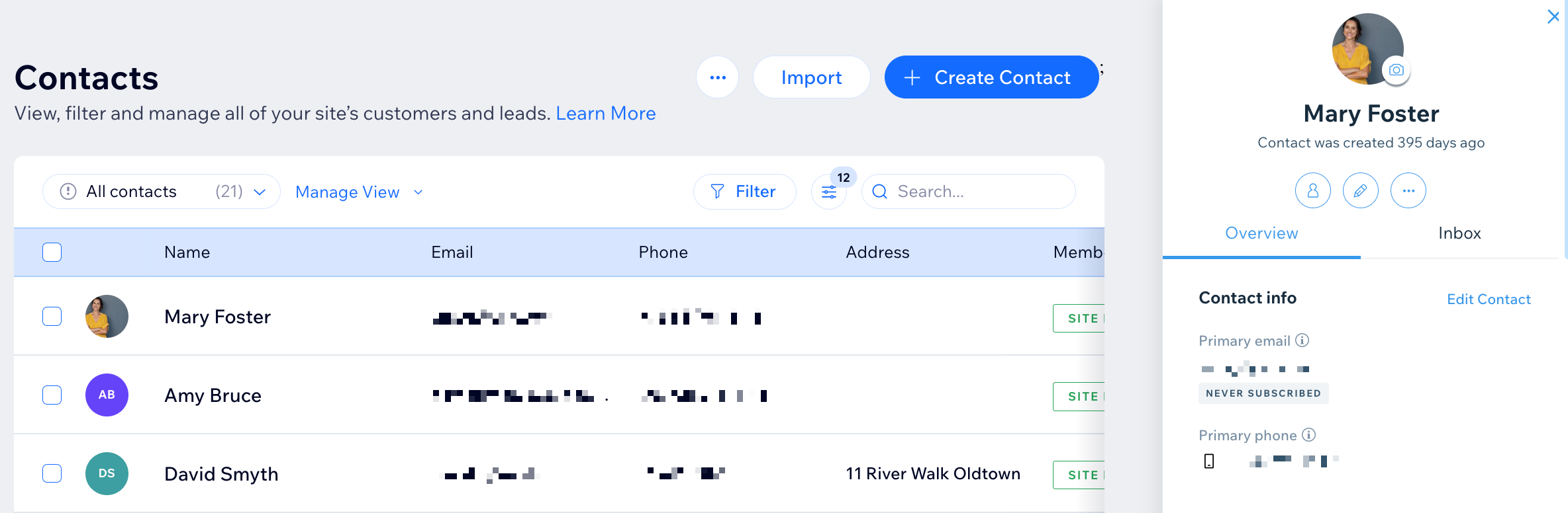 Uma captura de tela do painel de contatos aberto na Lista de contatos.