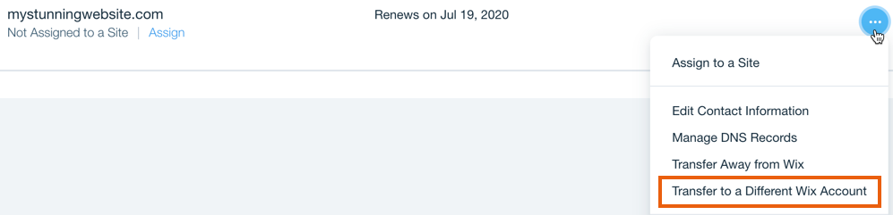 다른 Wix 계정으로 이전 옵션이 강조 표시된 Wix 사이트 대시보드의 스크린샷
