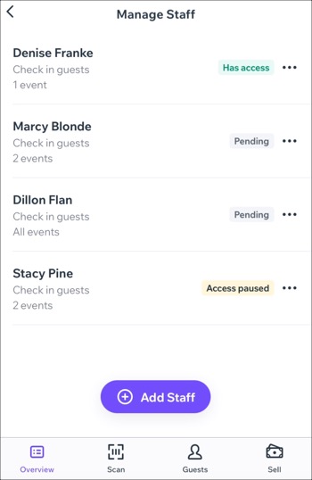 Captura de pantalla de los miembros del personal asignados a un evento en la app Check-in by Wix